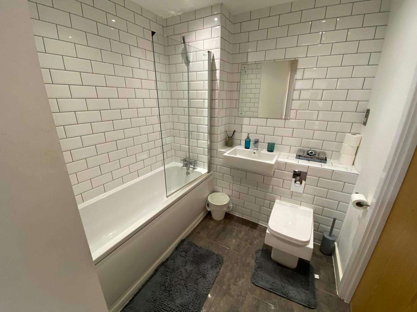 Deluxe Central Apartment - Fast Wifi- Utilitia Arena - Icc - Sea Life Centre Бирмингам Екстериор снимка